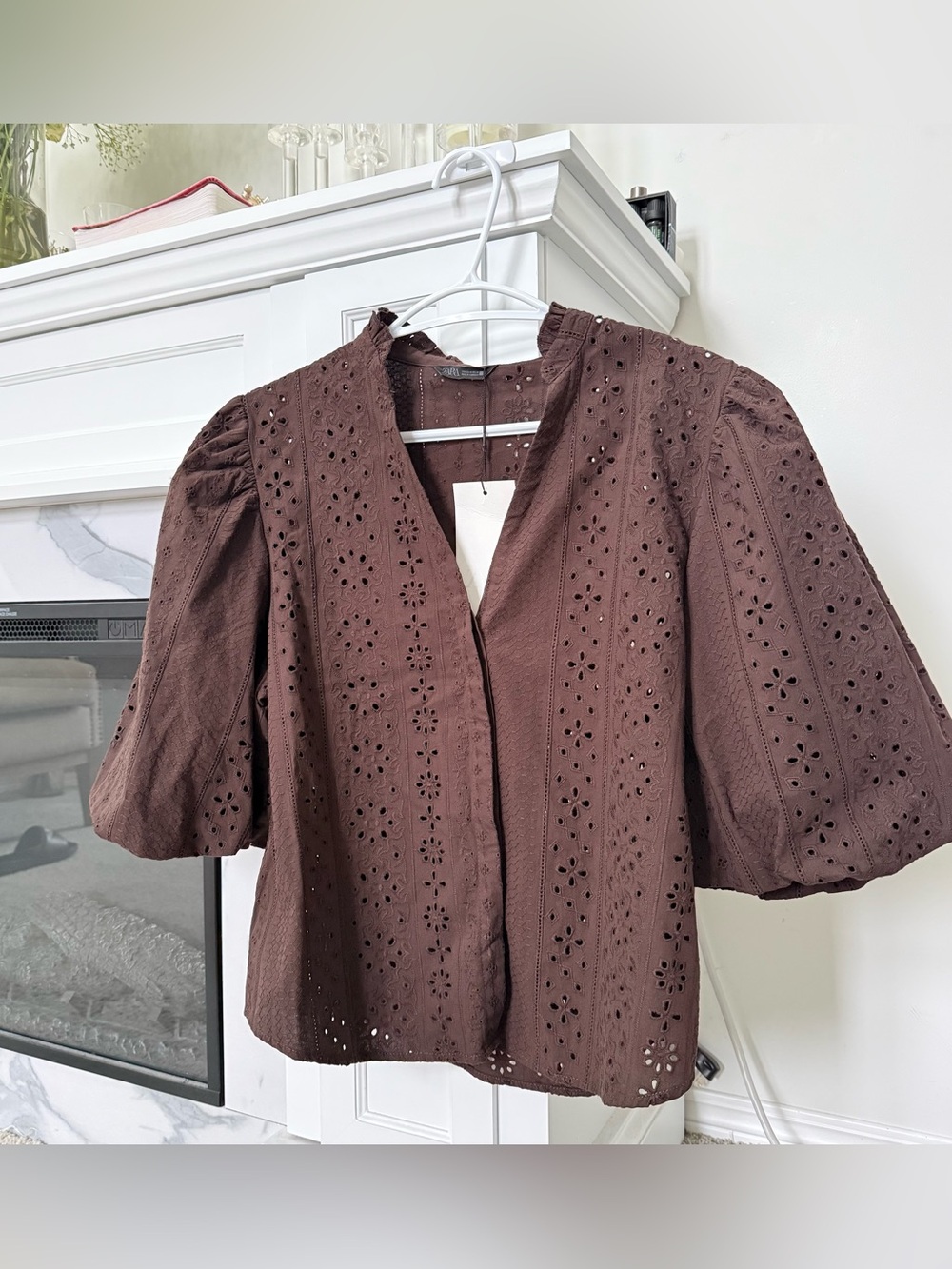 NWT Zara Brown Eyelet Puff Sleeve Blouse Size Medium